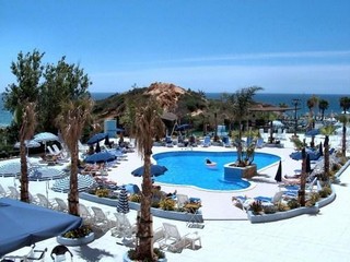 Auramar Beach Resort